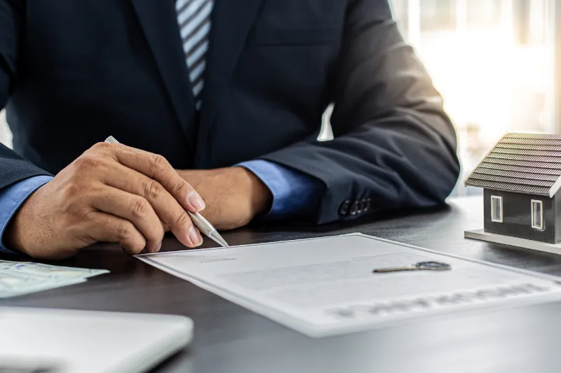 อยากกู้ผ่านง่าย ซื้อบ้านหลังแรกต้องรู้ 5 ข้อเกี่ยวกับ “เงินเดือนและภาระหนี้”